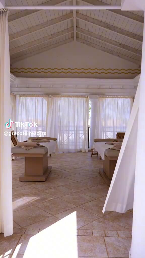 How to start an iconic day in a most elegant way! @grecotelresorts